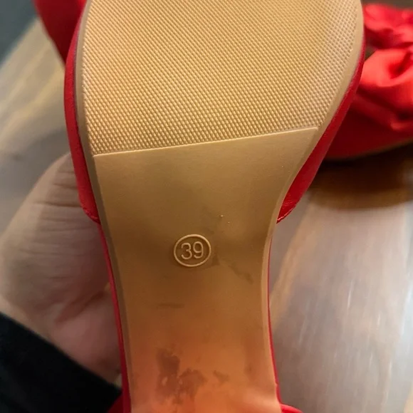 Red bow pumps - Picture 5 of 5